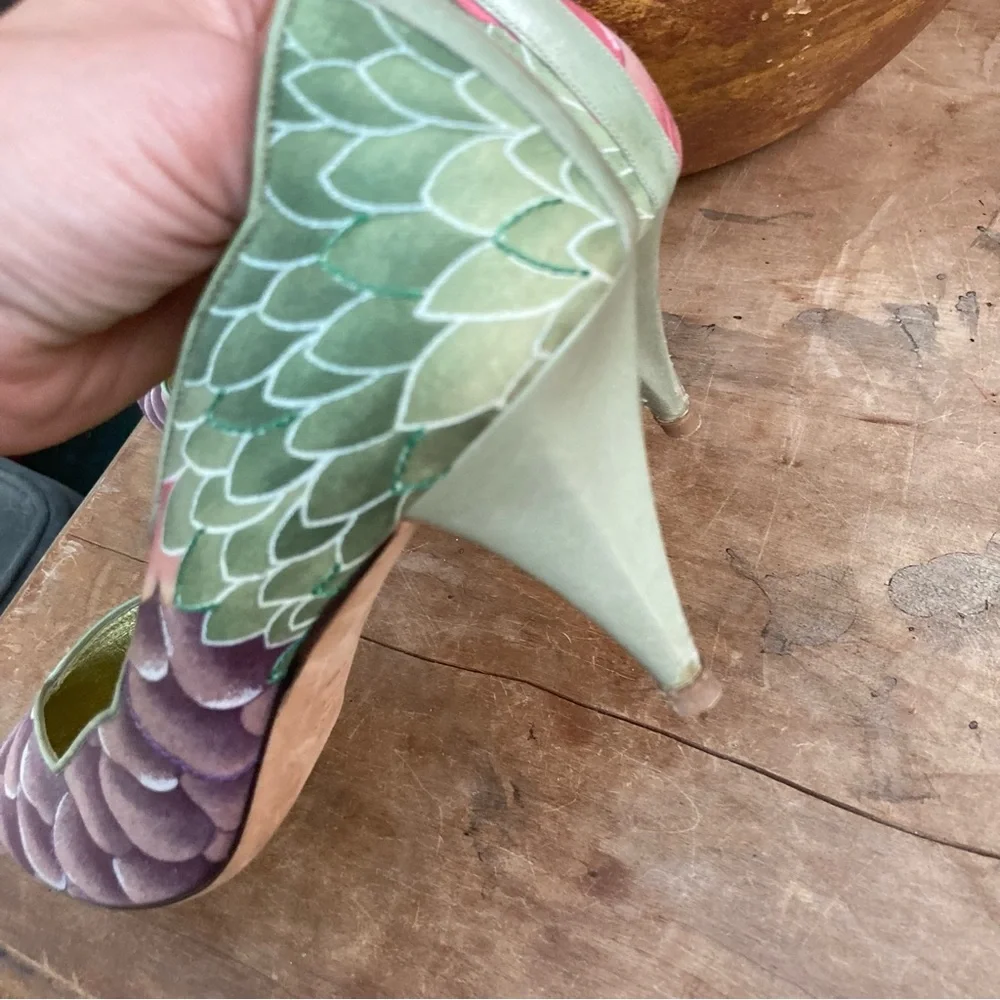 Paul Mayer Heals Stunning feather print! kitten heal pastel size 9‎